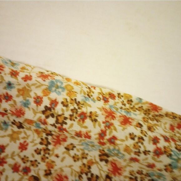 Art & Soul floral print top with gathered elastic neckline and pearl buttons - Picture 4 of 11